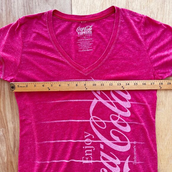 COCA COLA Women’s Red Short Sleeve V Neck Graphic Tee Shirt sz XL NWOT - Picture 5 of 6